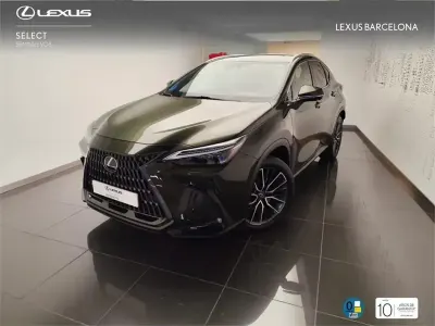 Usado Lexus NX450h+ Luxury Line 309 CV (227 kW) 2022 Verde SUV
