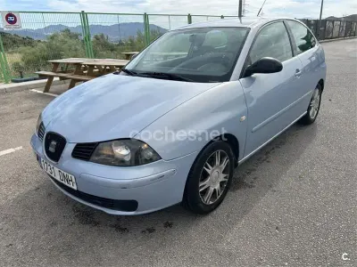 Usado Seat Ibiza Reference 75 CV (55 kW) 2005 Gris / plata Utilitario