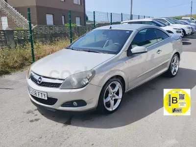Usado Opel Astra Enjoy 150 CV (110 kW) 2007 Beige Descapotable