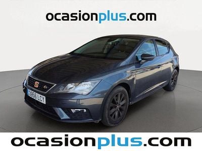 Usado Seat Leon Style 131 CV (96 kW) 2019 Gris Utilitario