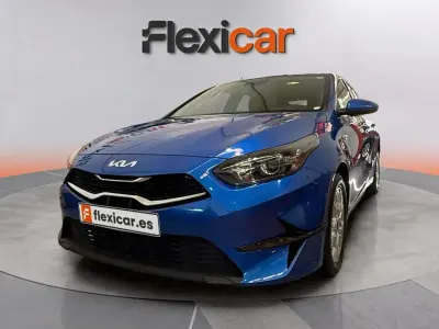 Usado Kia Ceed 136 CV (100 kW) 2023 Azul Utilitario