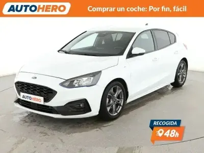 Używany Ford Focus ST-Line 125 KM (91 kW) 2021 Biały Sedan/Limuzyna