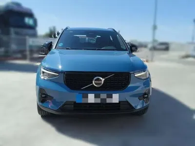 Usado Volvo XC40 Plus 163 CV (119 kW) 2022 Azul SUV