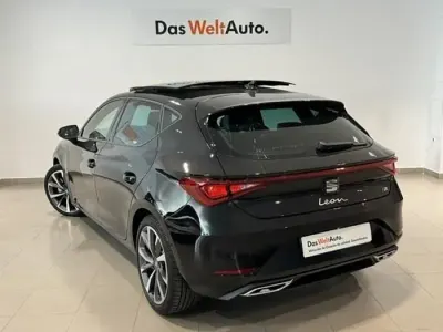 Usado Seat Leon FR 150 CV (110 kW) 2025 Negro