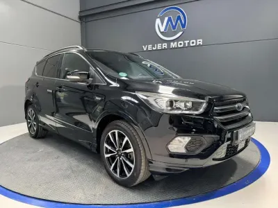 Usado Ford Kuga ST-Line 150 CV (110 kW) 2018 Negro SUV