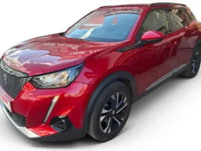 Usado Peugeot 2008 Allure 131 CV (96 kW) 2020 Rojo SUV