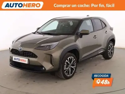 Usado Toyota Yaris Cross Plus 116 CV (85 kW) 2024 Gris SUV