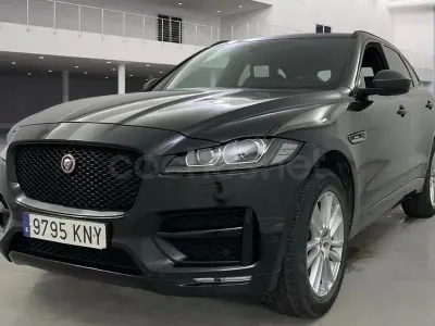 Usado Jaguar F-Pace R-Sport 180 CV (132 kW) 2019 Negro SUV