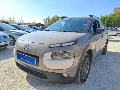 Usado Citroën C4 Cactus Feel 82 HP (60 kW) 2014 Castanho Citadino
