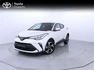 Begagnad Toyota C-HR Advance 122 HK (89 kW) 2022 Vit SUV