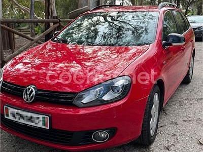 Usado VW Golf VII Advance 105 CV (77 kW) 2013 Rojo Familiar