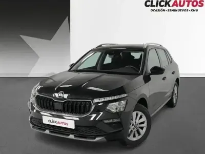 Usado Skoda Kamiq Selection 115 CV (84 kW) 2025 Rojo SUV