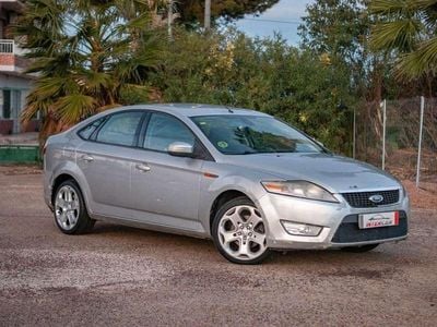 Gris / plata Usado 2008 Ford Mondeo Trend Berlina | 3950 € (Buen precio)