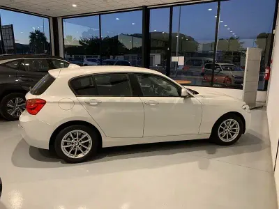Käytetty BMW 116 Efficient Dynamics 116 HP (85 kW) 2017 Valkoinen Viistoperä
