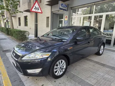 Usado Ford Mondeo Trend 140 CV (102 kW) 2009 Gris Berlina