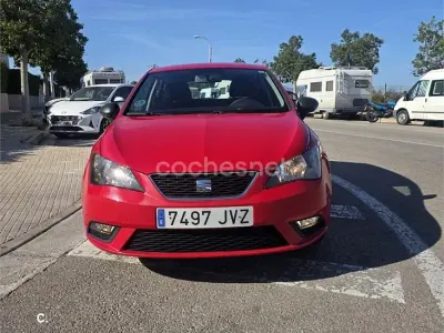 Usado Seat Ibiza Reference 90 CV (66 kW) 2017 Rojo Berlina
