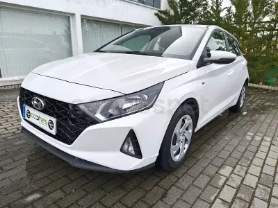 Usado Hyundai i20 100 CV (73 kW) 2021 Blanco Utilitario