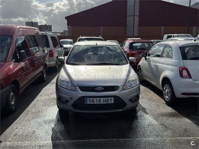 Usado Ford Focus Trend 109 CV (80 kW) 2011 Gris / plata Berlina