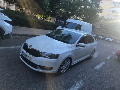 Usado Skoda Rapid Active 116 CV (85 kW) 2017 Blanco Utilitario