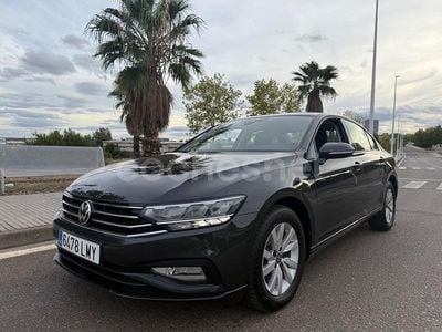 Gris / plata Usado 2021 VW Passat Familiar | 18.990 € (Precio justo)