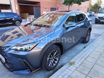 Gris / plata Usado 2025 Lexus NX450h+ SUV | 51.000 € (Super precio)