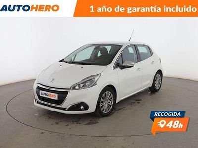 Usado Peugeot 208 Allure 82 CV (60 kW) 2018 Blanco Utilitario