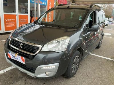Usado Peugeot Partner Tepee Style 100 CV (73 kW) 2018 Gris Monovolumen