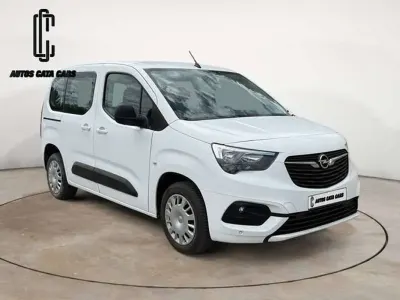 Usado Opel Combo Life Edition 102 CV (75 kW) 2022 Blanco Monovolumen
