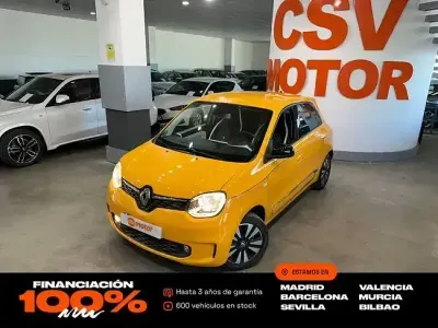 Usado Renault Twingo Techno 60 kW (82 CV) 2023 Amarillo Utilitario