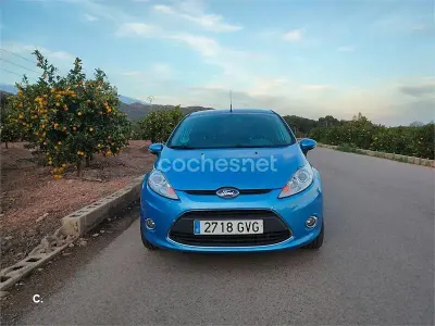 Usado Ford Fiesta Titanium 96 CV (70 kW) 2010 Azul Berlina