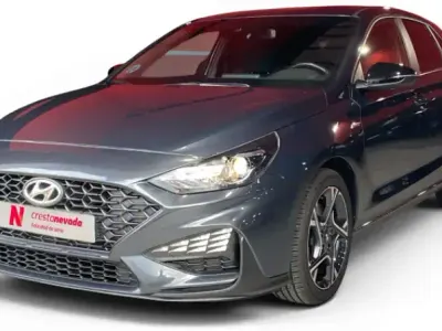 Usado Hyundai i30 N Line 120 CV (88 kW) 2024 Gris / plata