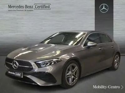 Usado Mercedes A180 109 CV (80 kW) 2024 Gris Utilitario