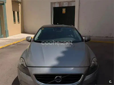 Usado Volvo V40 Summum 150 CV (110 kW) 2012 Gris / plata Utilitario