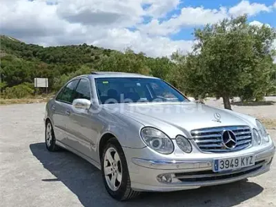 Usado Mercedes E220 Avantgarde 143 CV (105 kW) 2004 Gris / plata Familiar