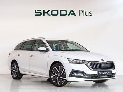 Usado Skoda Octavia Style 204 CV (150 kW) 2021 Blanco Familiar