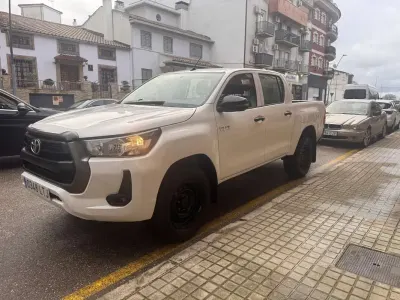 Usado Toyota HiLux 150 CV (110 kW) 2021 Blanco Pickup/Camioneta