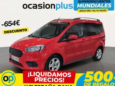 Usado Ford Tourneo Courier Trend 102 CV (75 kW) 2019 Rojo Monovolumen
