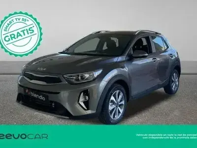 Usado Kia Stonic 100 CV (73 kW) 2025 Gris SUV
