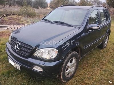 Usado Mercedes ML270 Edition 163 CV (119 kW) 2004 Azul SUV