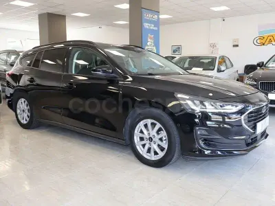 Usado Ford Focus Trend 120 CV (88 kW) 2022 Negro Familiar