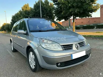 Usado Renault Grand Scénic II Expression 120 CV (88 kW) 2005 Gris / plata Monovolumen