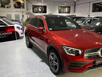 Usado Mercedes GLC300e 306 CV (225 kW) 2021 Granate SUV