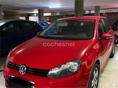 Usado VW Golf VII 105 CV (77 kW) 2012 Rojo Berlina