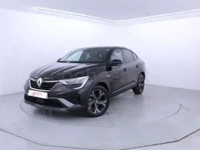 Usado Renault Arkana RS Line 145 CV (106 kW) 2022 Negro SUV