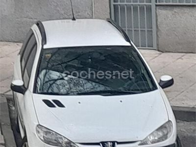 Usado Peugeot 206 68 CV (50 kW) 2004 Familiar