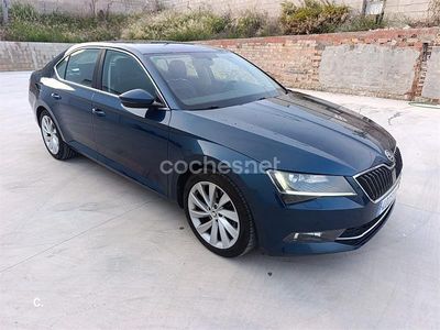 Azul Usado 2018 Skoda Superb Style Berlina | 17.500 € (Un poco caro)