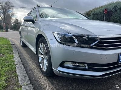 Usado VW Passat Advance 150 CV (110 kW) 2017 Gris / plata Berlina