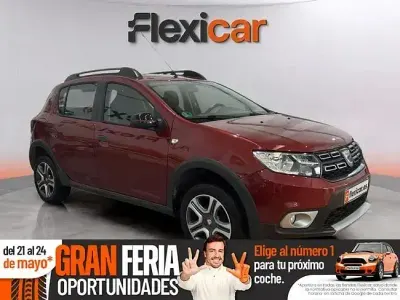 Usado Dacia Sandero Essentiel 90 CV (66 kW) 2019 Rojo