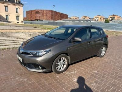 Toyota Auris Hybrid