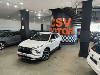 Usado Mitsubishi Eclipse Cross 188 CV (138 kW) 2022 Blanco SUV